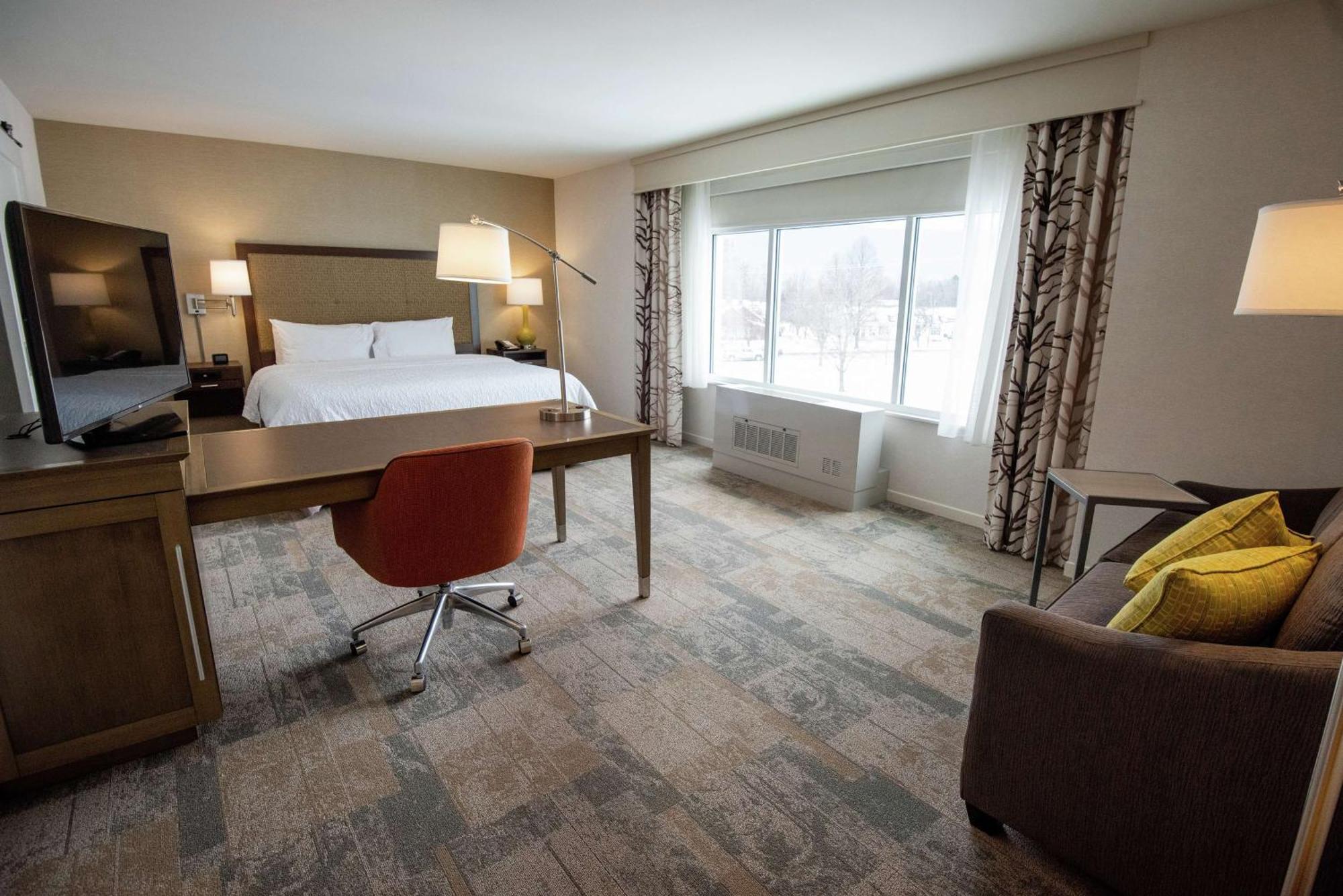 Hampton Inn & Suites Manchester, Vt Exterior foto