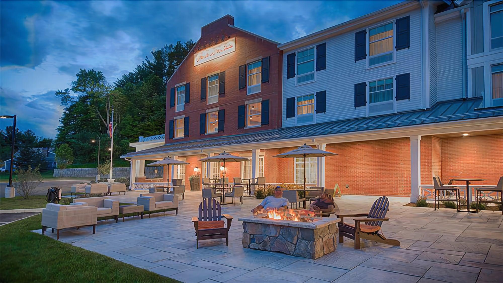 Hampton Inn & Suites Manchester, Vt Exterior foto